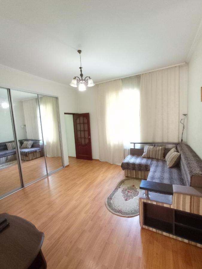 Park House Villa Rivne Esterno foto